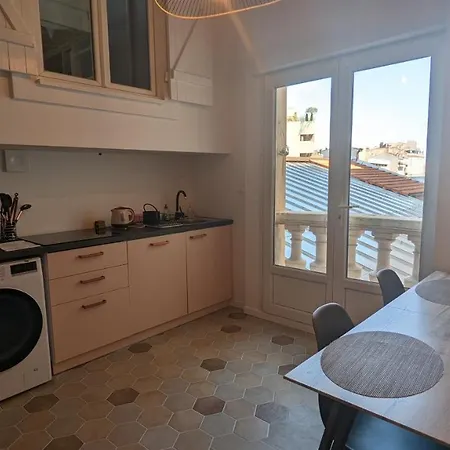 Apartamento T3 , 650m Du Palais Des Festivals